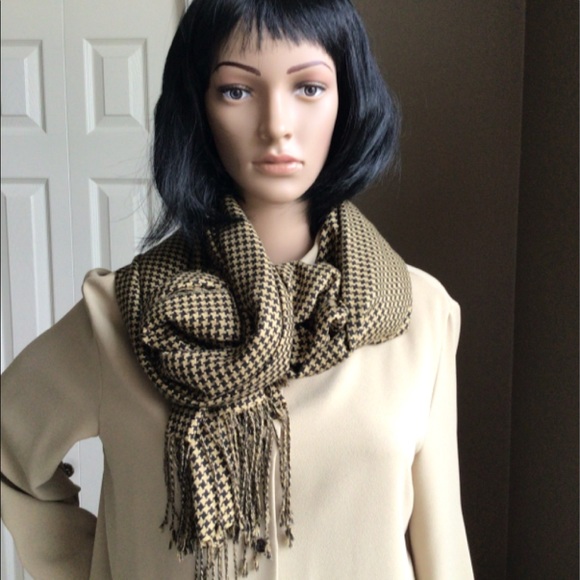 Evan Picone Creamy Butterscotch Blouse - Picture 4 of 9